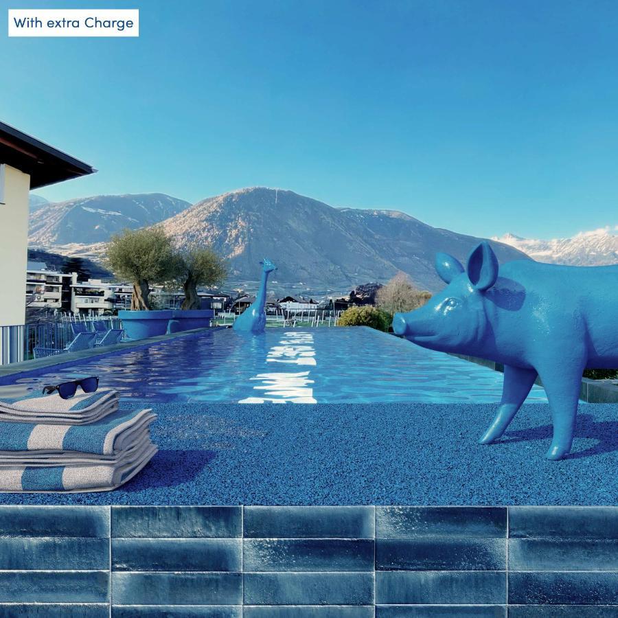 Schlosshof Charme Resort - Hotel & Camping Lana Dış mekan fotoğraf
