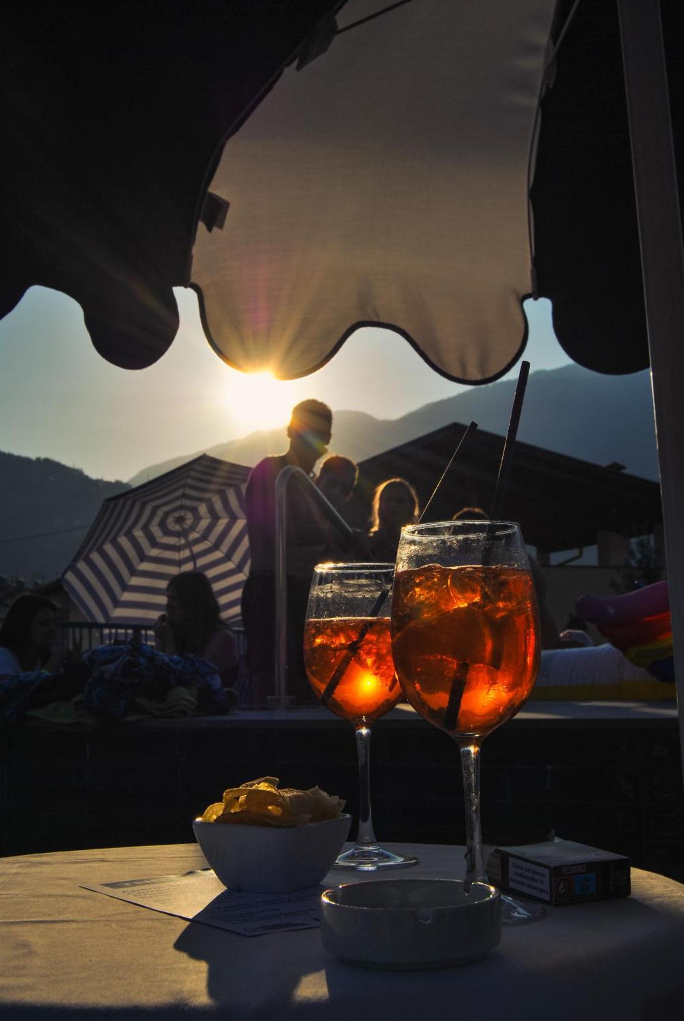 Schlosshof Charme Resort - Hotel & Camping Lana Dış mekan fotoğraf