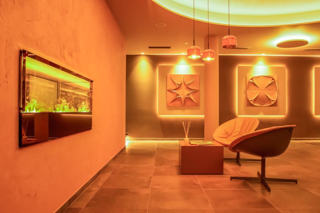 Schlosshof Charme Resort - Hotel & Camping Lana Dış mekan fotoğraf