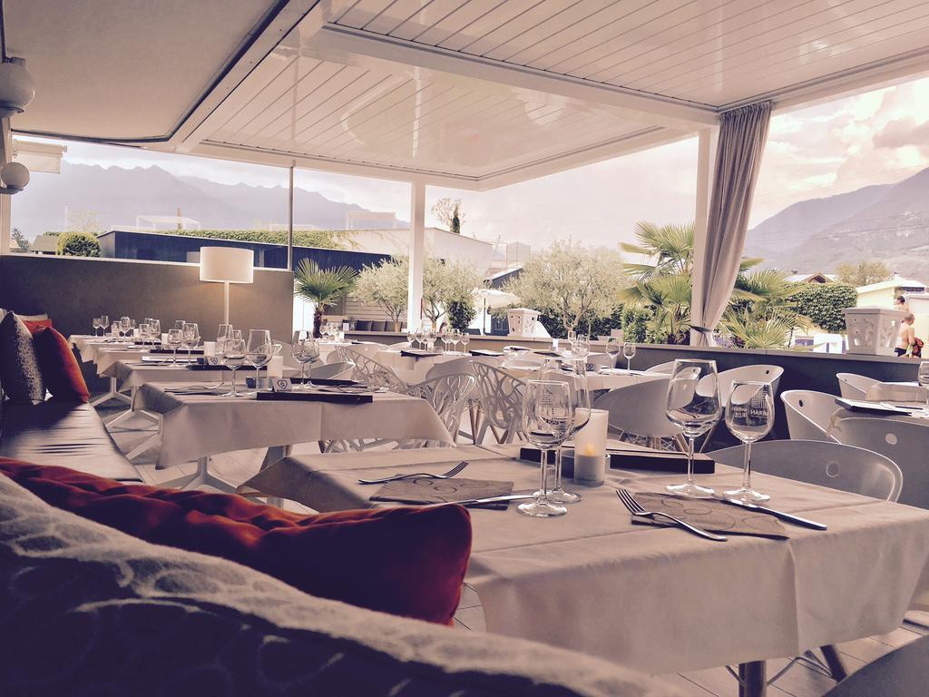Schlosshof Charme Resort - Hotel & Camping Lana Dış mekan fotoğraf