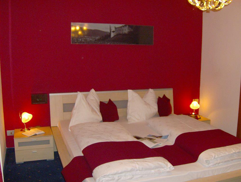 Schlosshof Charme Resort - Hotel & Camping Lana Dış mekan fotoğraf