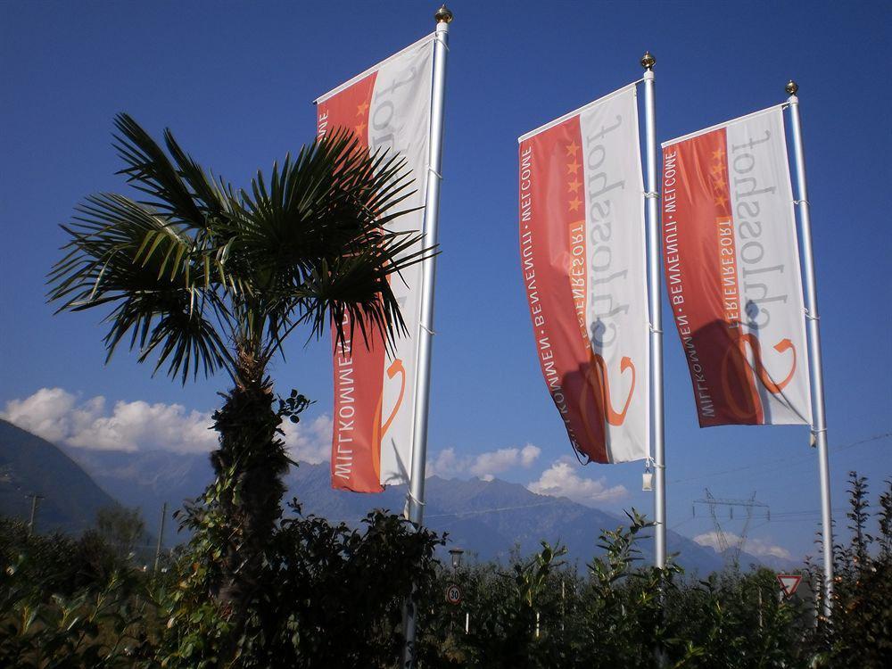 Schlosshof Charme Resort - Hotel & Camping Lana Dış mekan fotoğraf
