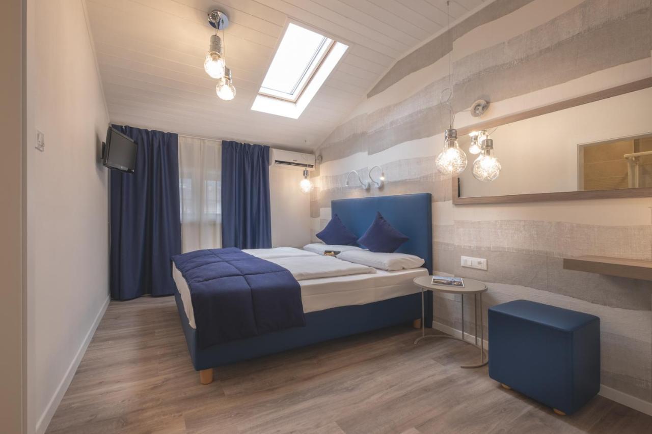 Schlosshof Charme Resort - Hotel & Camping Lana Dış mekan fotoğraf