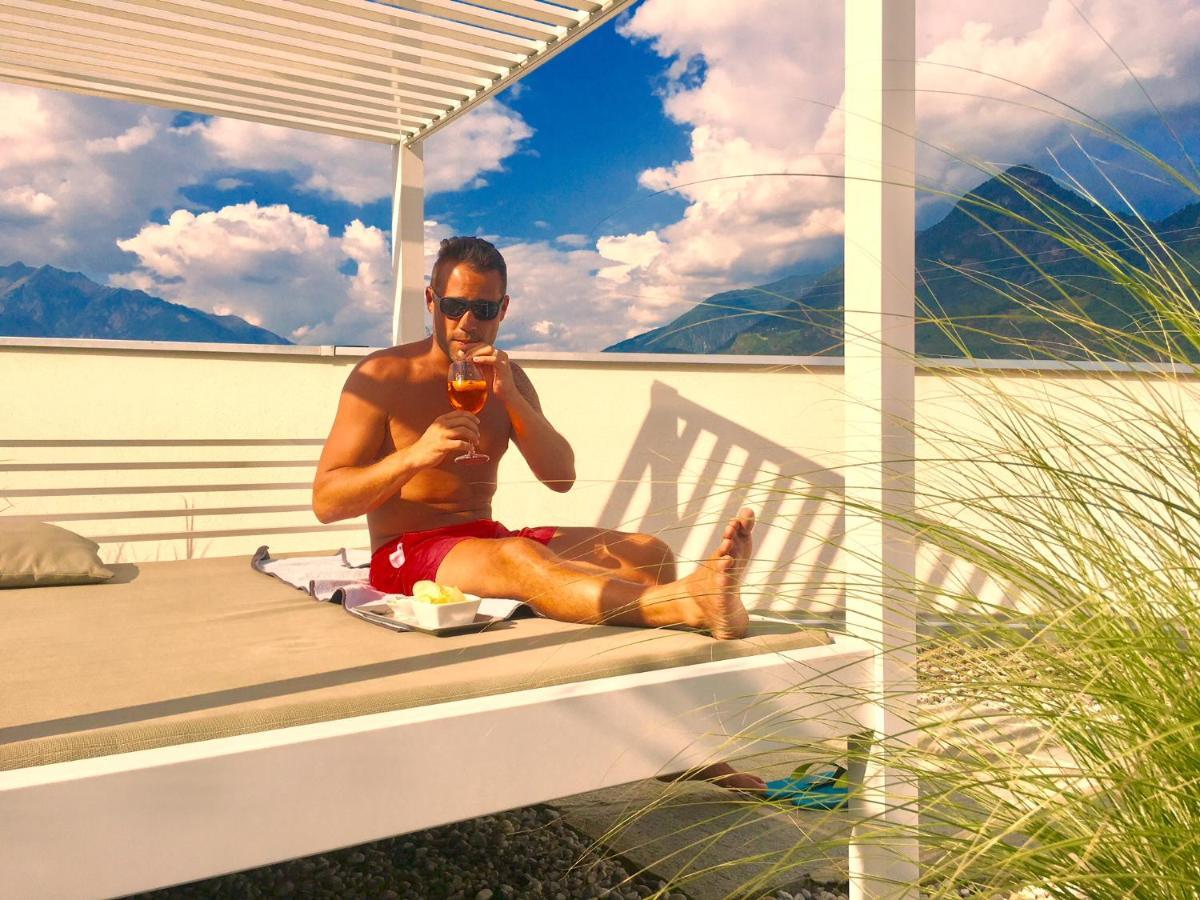 Schlosshof Charme Resort - Hotel & Camping Lana Dış mekan fotoğraf